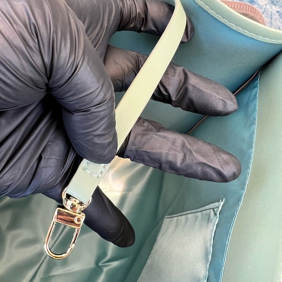 Bag SALE! 🥳 Tote & Carry! Gorgeous shade of green. Brand new with tags… - Picture 11 of 13